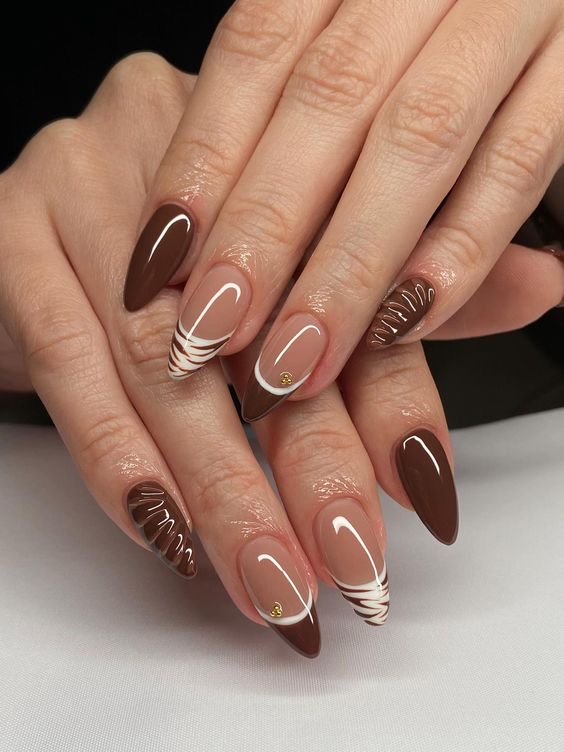 AVSAR Choco Swirl – Brown French Press-On Nails