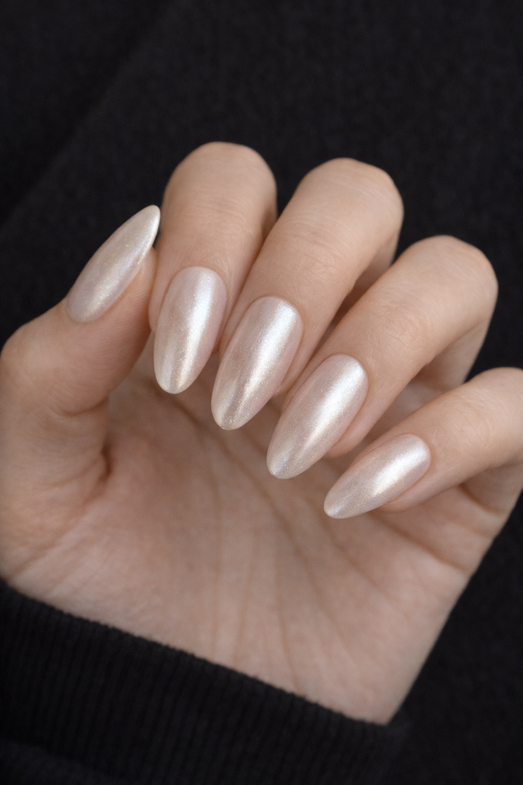 AVSAR Vanilla Chrome – Pearl Press-On Nails