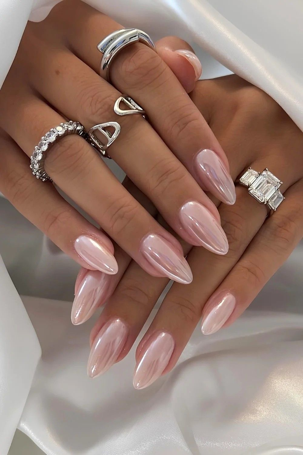 AVSAR Pink Glaze – Pearl Chrome Press-On Nails